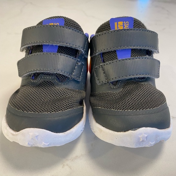 Nike Flame Running Shoes - Picture 4 of 8